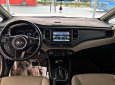 Kia Rondo GAT 2018 - Bán Kia Rondo GAT 2017 số tự động, xe chạy 15000km, hỗ trợ trả góp 75%. LH nhận gía yêu thương