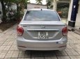 Hyundai Grand i10  MT   2017 - Bán Hyundai Grand i10 MT sản xuất năm 2017, màu bạc xe gia đình