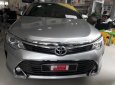 Toyota Camry 2.0E 2016 - Bán xe Toyota Camry 2.0E đời 2016, màu bạc, xe đẹp như mới, giá thương lượng với khách hàng mua xe