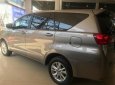 Toyota Innova 2.0E 2016 - Bán Toyota Innova 2.0E sản xuất 2016, màu xám