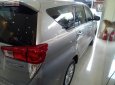 Toyota Innova E 2016 - Bán Toyota Innova E năm 2016, màu bạc, form mới