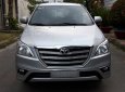 Toyota Innova E 2015 - Cần bán Toyota Innova E 2015 số sàn, màu bạc