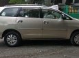 Toyota Innova 2011 - Cần bán gấp Toyota Innova 2011, màu vàng xe gia đình, giá 420tr