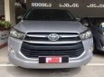 Toyota Innova  2.0E   2016 - Bán ô tô Toyota Innova 2.0E đời 2016, màu bạc số sàn