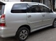 Toyota Innova E 2015 - Cần bán Toyota Innova E 2015 số sàn, màu bạc