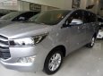 Toyota Innova E 2016 - Bán Toyota Innova E năm 2016, màu bạc, form mới