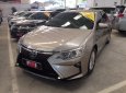 Toyota Camry 2.0E 2016 - Bán xe Toyota Camry 2.0E đời 2016, màu nâu vàng