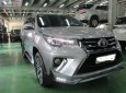 Toyota Fortuner V 2017 - Bán Toyota Fortuner V sản xuất 2017, màu bạc, nhập khẩu 02 cầu, bản cao cấp