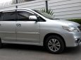 Toyota Innova E 2015 - Cần bán Toyota Innova E 2015 số sàn, màu bạc