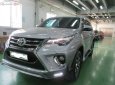 Toyota Fortuner V 2017 - Bán Toyota Fortuner V sản xuất 2017, màu bạc, nhập khẩu 02 cầu, bản cao cấp