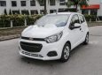 Chevrolet Spark 2018 - Cần bán Chevrolet Spark sản xuất 2018, màu trắng