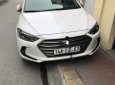 Hyundai Elantra 2.0 AT 2016 - Cần bán gấp Hyundai Elantra 2.0 AT năm sản xuất 2016, màu trắng