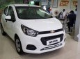 Chevrolet Spark 2018 - Cần bán Chevrolet Spark sản xuất 2018, màu trắng