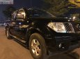 Nissan Navara LE 2013 - Cần bán Nissan Navara LE đời 2013, màu đen chính chủ, 415 triệu