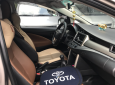 Toyota Innova 2.0E 2017 - Bán Toyota Innova đời 10/2017 nâu titan số sàn