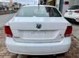 Volkswagen Polo 1.6 2014 - Cần bán xe Volkswagen Polo 1.6 sản xuất năm 2014, màu trắng, nhập khẩu 