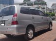 Toyota Innova 2.0E 2013 - Bán ô tô Toyota Innova 2.0E 2013, màu bạc