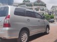 Toyota Innova 2.0E 2013 - Bán ô tô Toyota Innova 2.0E 2013, màu bạc