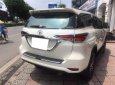 Toyota Fortuner 2018 - Gia đình cần bán Fortuner 2018, số tự động, máy xăng, màu trắng