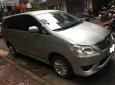 Toyota Innova 2.0E 2012 - Cần bán xe cũ Toyota Innova 2.0E sản xuất năm 2012, màu bạc, giá 498tr