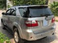 Toyota Fortuner    V   2010 - Bán Toyota Fortuner V 2010, màu bạc, xe gia đình chính chủ