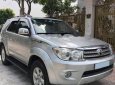 Toyota Fortuner    V   2010 - Bán Toyota Fortuner V 2010, màu bạc, xe gia đình chính chủ