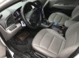 Hyundai Elantra GLS 1.6AT 2017 - Cần bán lại xe Hyundai Elantra GLS 1.6AT sản xuất 2017, màu trắng xe gia đình