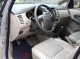 Toyota Innova 2.0E 2015 - Gia đình cần bán xe Toyota Innova E đời 2015 số sàn màu bạc