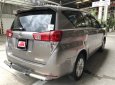 Toyota Innova E 2017 - Bán xe Innova E sản xuất 2017 màu đồng
