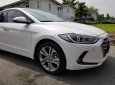 Hyundai Elantra 2.0AT 2016 - Cần bán Hyundai Elantra 2.0 full đời 2017, màu trắng