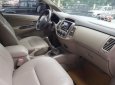 Toyota Innova E 2015 - Cần bán lại xe Toyota Innova E 2015, màu bạc số sàn