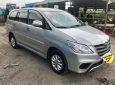 Toyota Innova 2.0E 2014 - Bán Toyota Innova năm 2014 màu bạc, giá tốt 595tr hỗ trợ 100% phí trước bạ