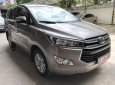 Toyota Innova 2.0E MT 2017 - Bán ô tô Toyota Innova 2.0E MT năm sản xuất 2017, màu nâu