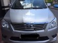 Toyota Innova E 2012 - Cần bán Toyota Innova E năm 2012, màu bạc