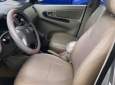 Toyota Innova 2.0E 2014 - Bán Toyota Innova năm 2014 màu bạc, giá tốt 595tr hỗ trợ 100% phí trước bạ