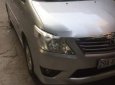 Toyota Innova 2013 - Cần bán xe Toyota Innova năm sản xuất 2013, màu bạc