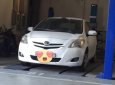 Toyota Vios MT 2010 - Cần tiền bán gấp Toyota Vios MT 2010 màu trắng sang trọng với giá hạt rẻ 235 triệu