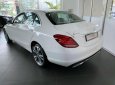 Mercedes-Benz C class C250 2018 - Cần bán xe Mercedes C250 năm 2018, màu trắng giá tốt