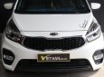 Kia Rondo 2.0MT 2017 - Bán xe Kia Rondo 2.0MT đời 2017, màu trắng, giá tốt