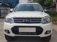 Ford Everest 2014 - Cần tiền bán Ford Everest 2014, số sàn, máy dầu, màu trắng