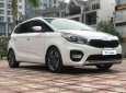 Kia Rondo 2.0 GAT 2017 - Bán ô tô Kia Rondo 2.0 GAT đời 2017, màu trắng, giá tốt