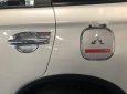 Mitsubishi Outlander 2.0 CVT 2018 - Bán Mitsubishi Outlander 2.0 CVT sản xuất 2018, màu trắng, 807.5tr