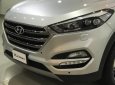 Hyundai Tucson 2.0 2018 - Bán Hyundai Tucson bạc xe có sẵn giao ngay, hỗ trợ vay trả góp, LH để được giá tốt nhất, Hotline 0903175312