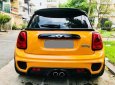 Mini Cooper At 2016 - Bán gấp Mini Cooper 2016 tự động, màu vàng, đẹp mới nhất Sài Gòn