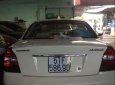 Daewoo Nubira  II  2004 - Cần bán gấp Daewoo Nubira II 2004, màu trắng xe gia đình