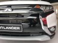 Mitsubishi Outlander 2.0 2018 - Bán xe Mitsubishi Outlander 2.0 giá tốt nhất miền Trung, màu trắng, LH Yến: 0968.660.828