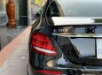 Mercedes-Benz E class E300 AMG 2017 - Bán xe Mercedes-Benz E class sản xuất 2017 màu đen cực mới