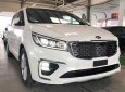 Kia Sedona PlatiumD 2018 - Bán Sedona 2019 tặng bảo hiểm thân vỏ và cam hành trình. Đầy đủ các màu, lấy xe ngay