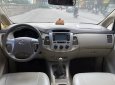 Toyota Innova E 2014 - Cần bán Toyota Innova E sản xuất năm 2014, màu vàng