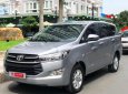 Toyota Innova E   2017 - Bán xe Toyota Innova E đời 2017, màu bạc số sàn